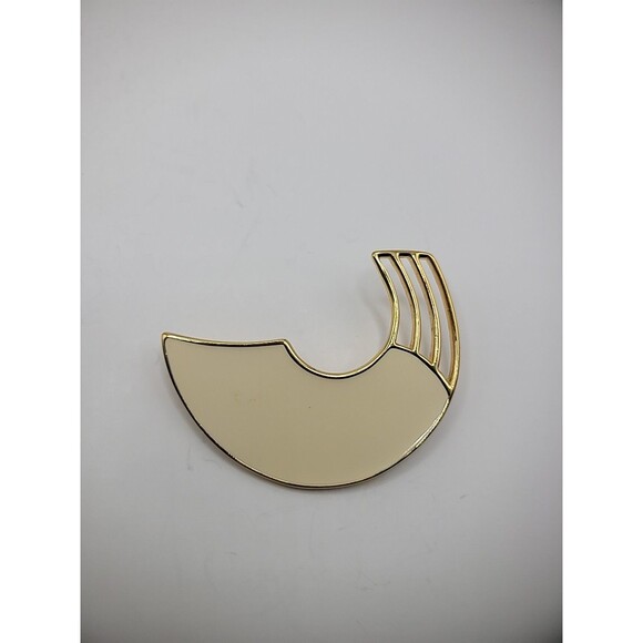 Vintage Monet Brooch Pin Beige Enamel Moon Shaped Cut Out Jewelry Costume - Picture 11 of 13